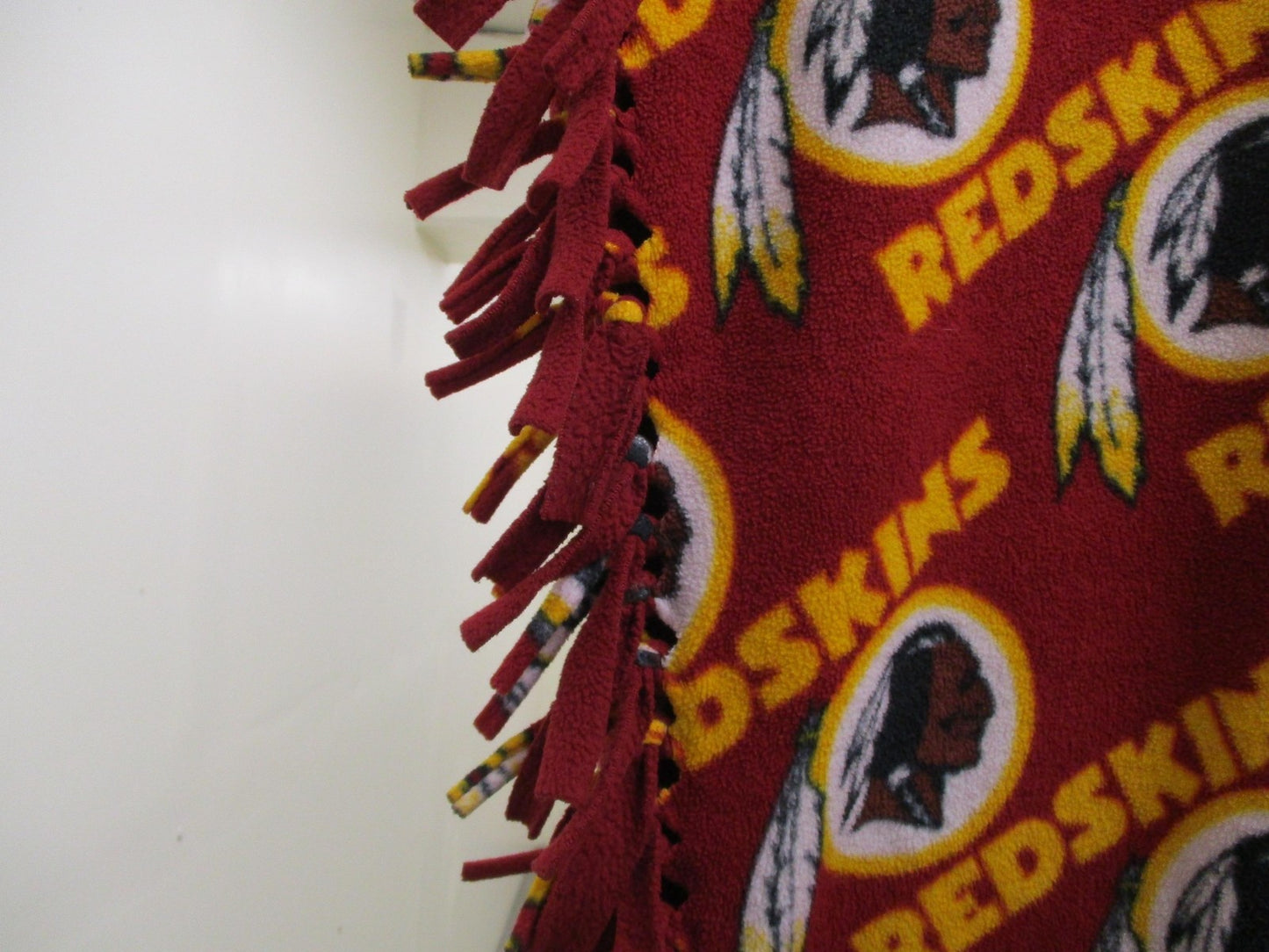 Washington 'skins Blanket One Size Red NFL Football Fleece Fringe Throw2