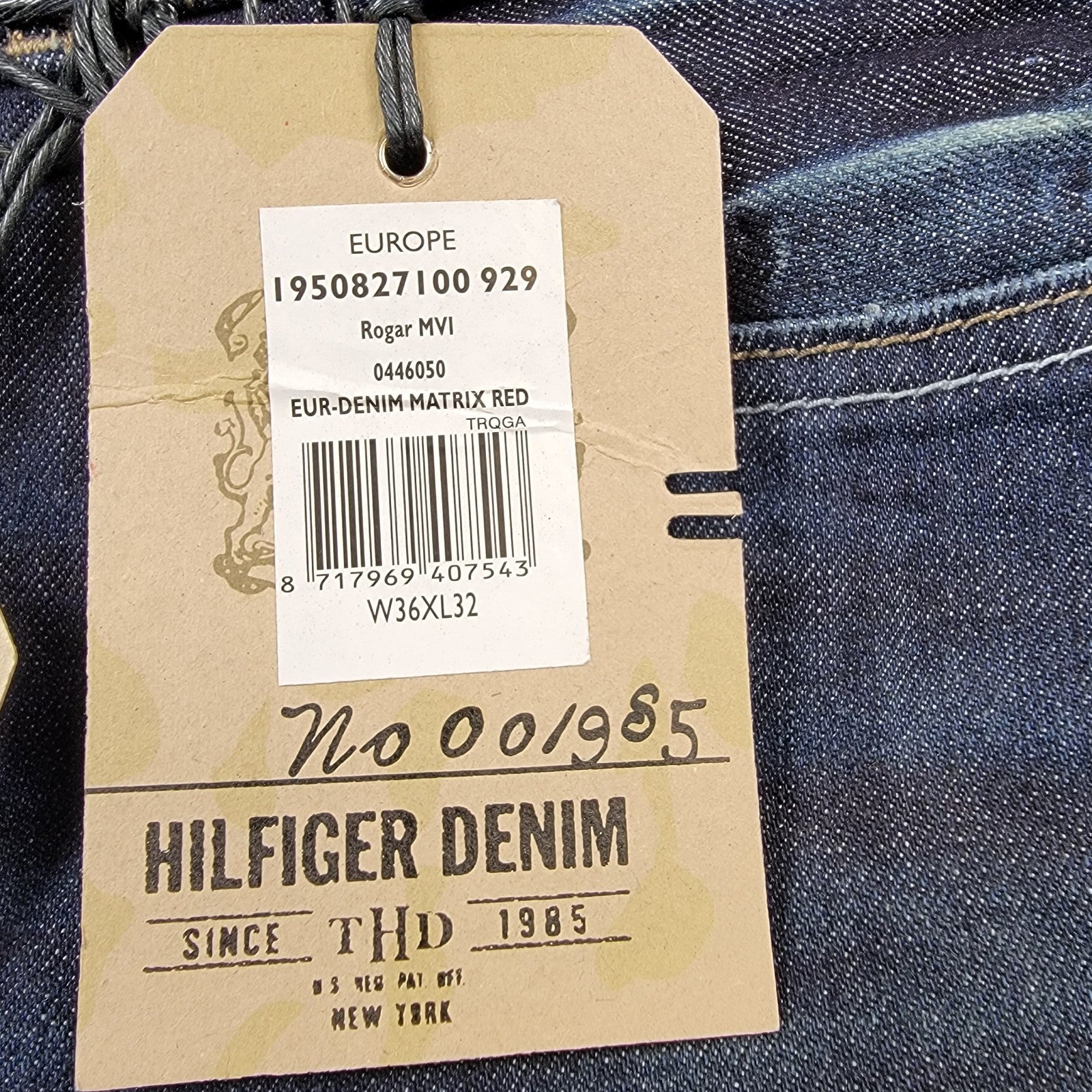 Tommy Hilfiger Denim Jeans W36 L32 Blue Destruction Abrasion Straight Leg NWT6