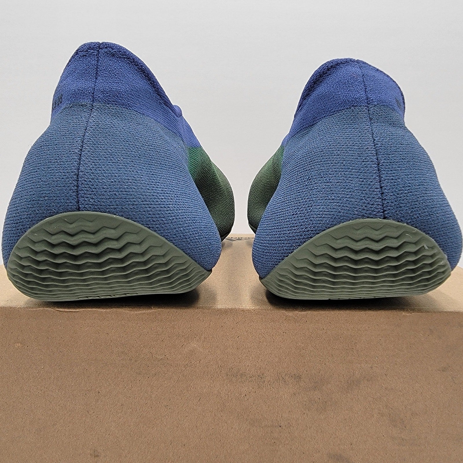 Adidas Yeezy Knit Runner 'Faded Azure' Mens Sz 9.5 FZ59074