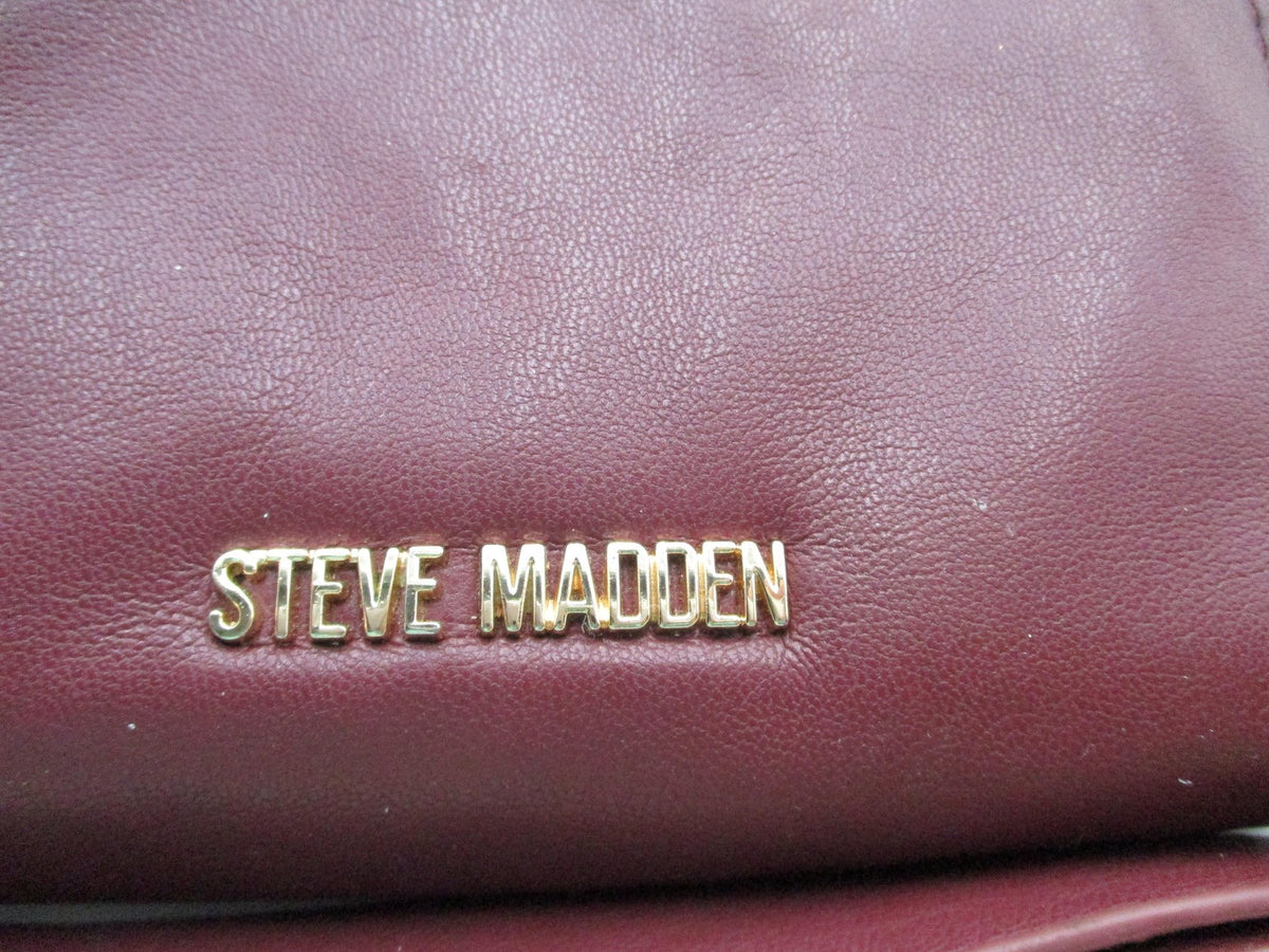 Steve Madden Wallet Women's One Size Red Faux Leather Wristlet Zip Around1