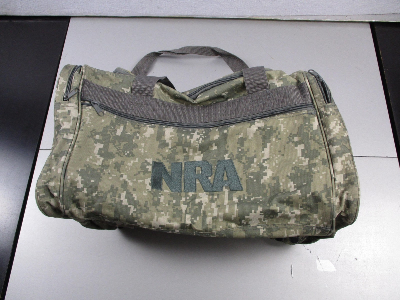NRA Green Camouflage 20" Duffle Bag Polyester Travel Gym Gear Soft Case Mens0