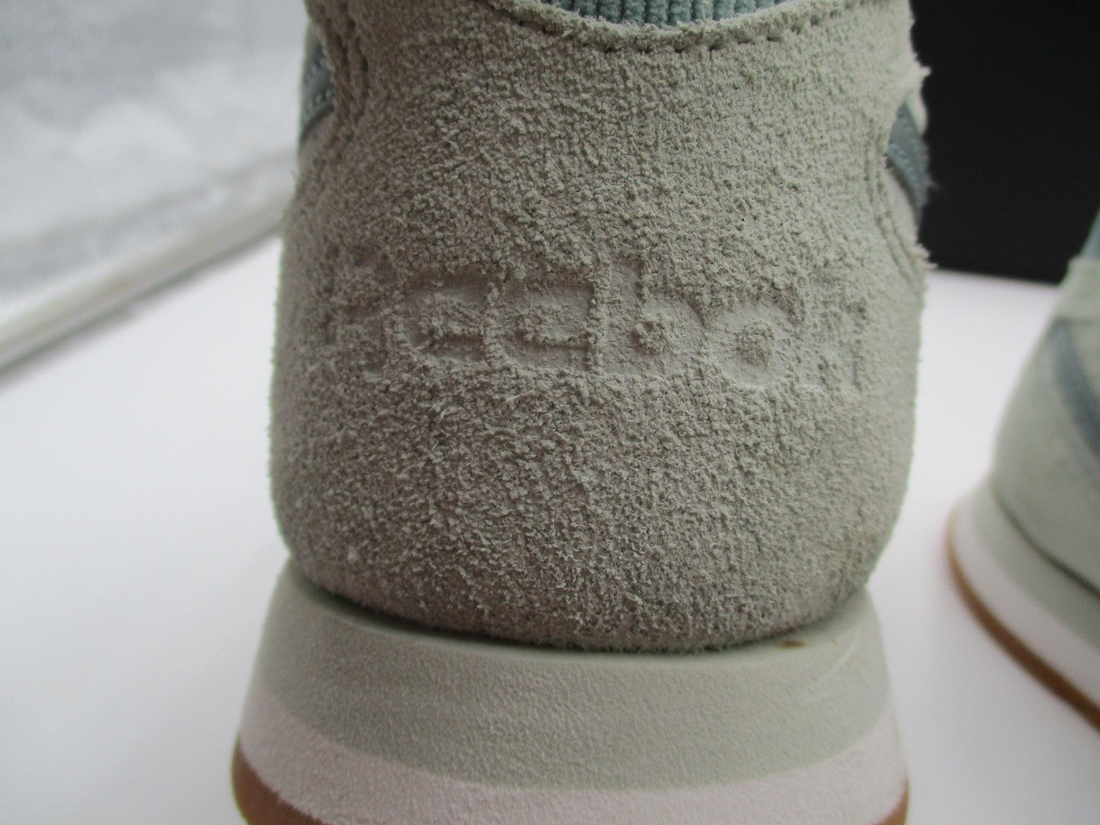 Reebok Classic Harman Shoes Womens Size 9 Mint Green Suede Gum Teal DV7058 1F612