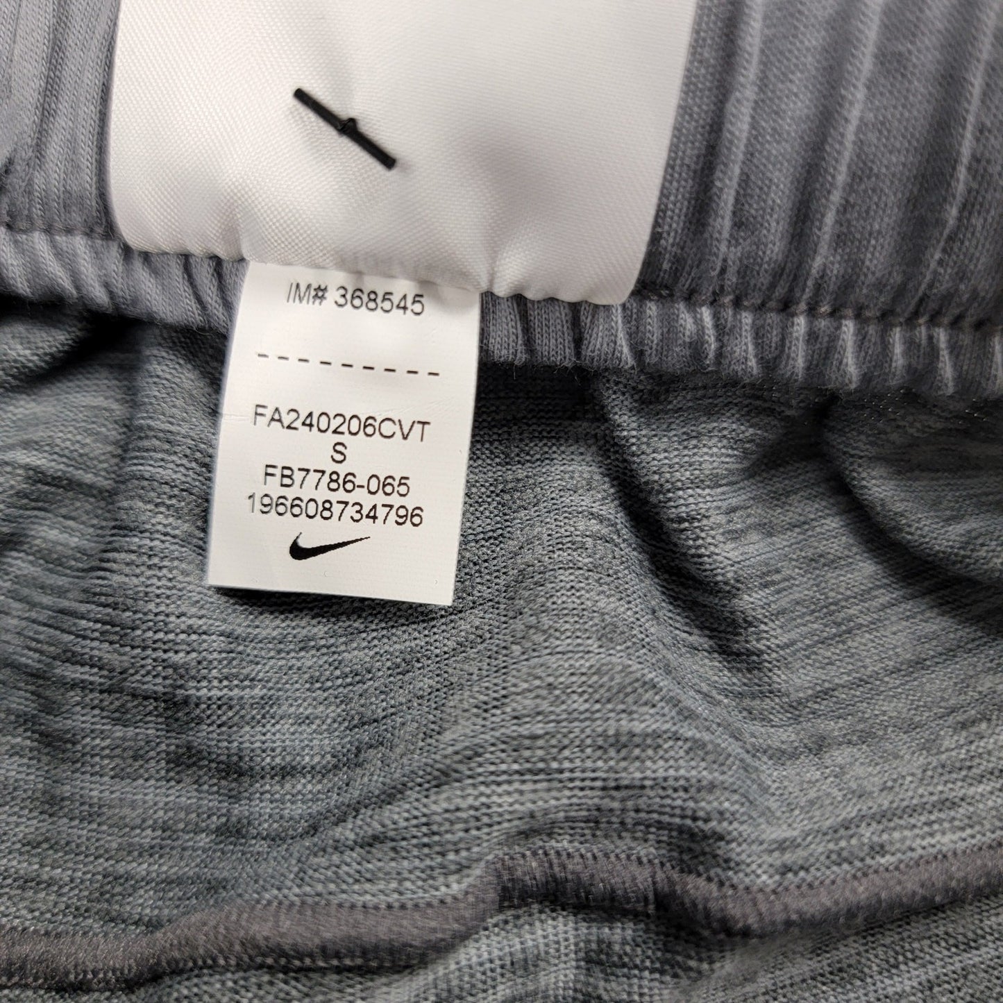 Nike Yoga Men’s 5” Training Shorts Gray Size Small FB7786065 NWT4