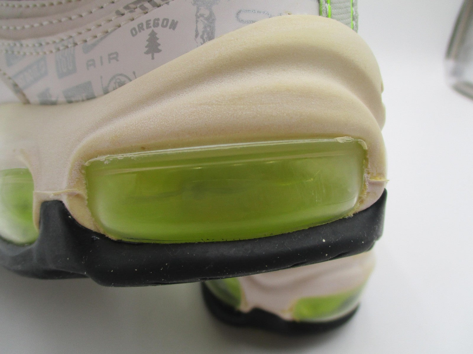 Nike Air Max 97 Shoes Youth Sz 7Y White Volt Logo Print 921522108 Sneakers 1T313