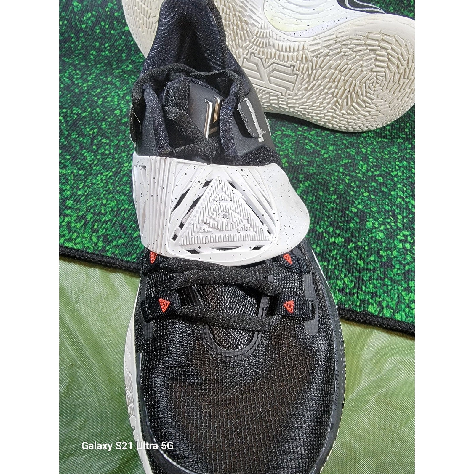 Nike Kyrie Low 3 Team 'Black White' Sz 9 CW62280036