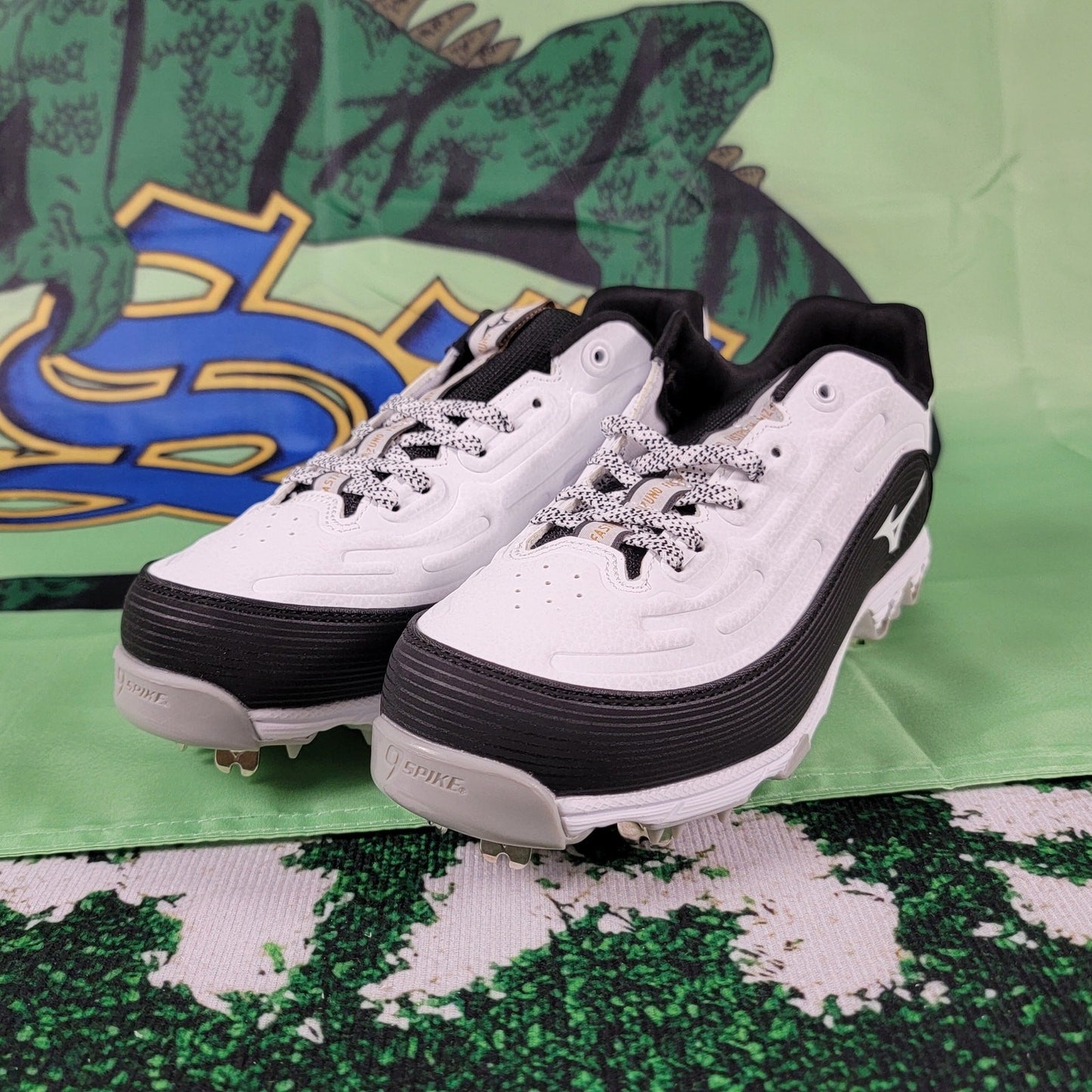 Mizuno Softball Cleats 9Spike Swift 8 White Womens Sz 8.50