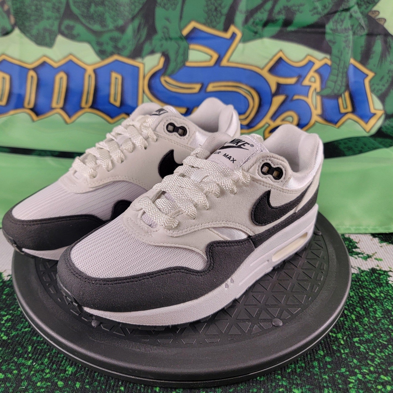 WMNS NIKE AIR MAX 1 WHITE-BLACK-SUMMIT WHITE SZ 5 [DZ2628-102]0