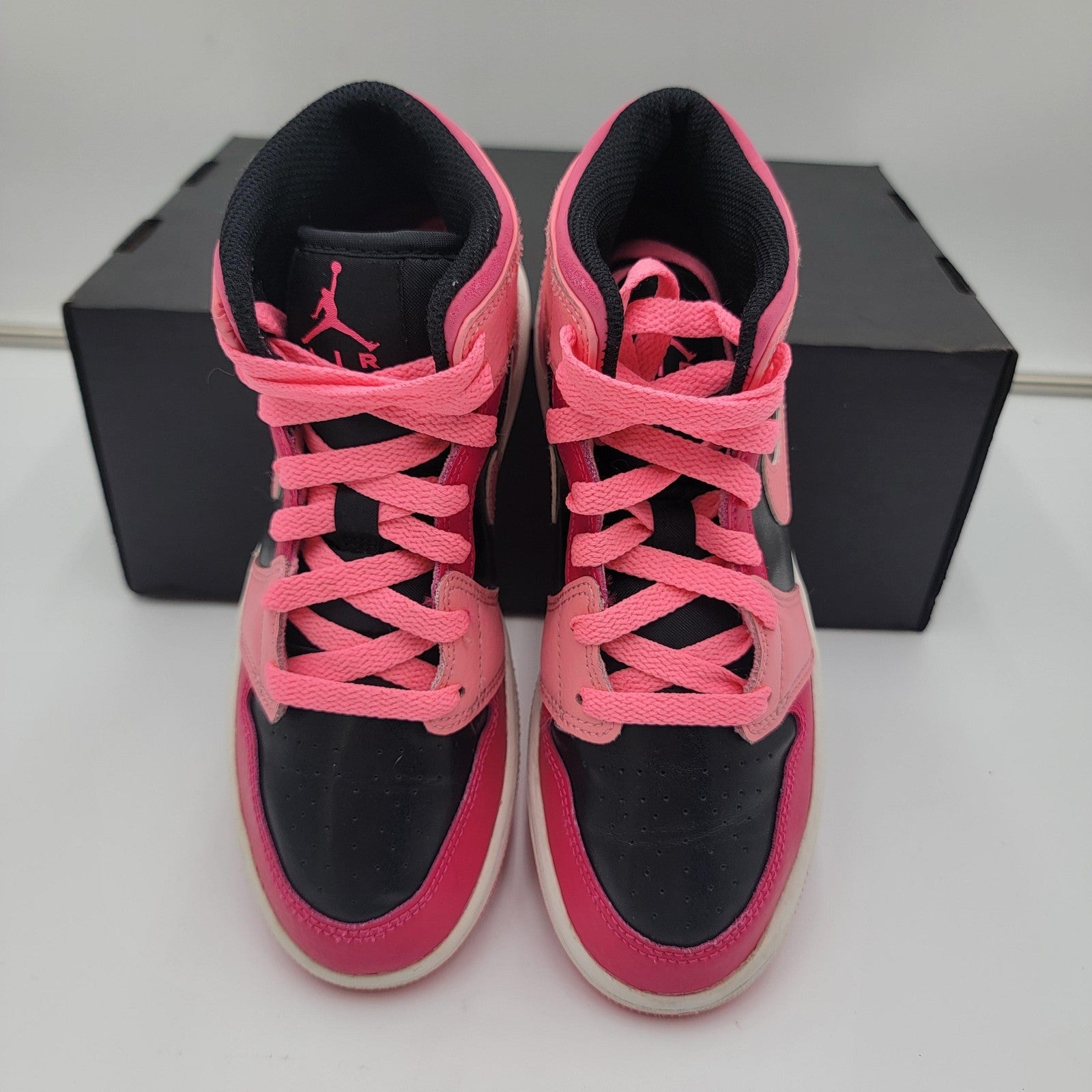 Air Jordan 1 Mid GS 'Coral Chalk' Youth Size 4.5Y Basketball 554725-662