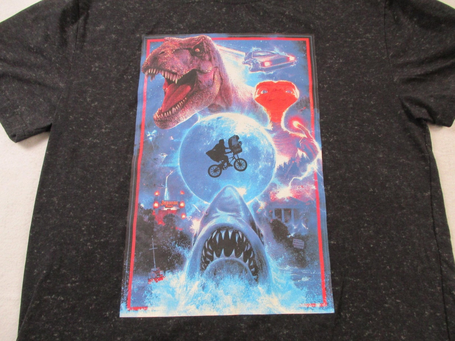Universal Jaws ET Jurassic Park Back to Future Holographic Tee Mens XL Used 15643