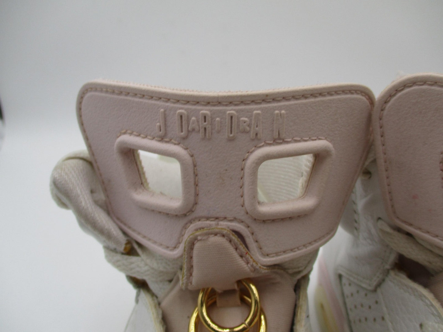 Air Jordan 6 Retro Gold Hoops Shoes Womens Size 7 White Pink Sneakers DH9696-1002