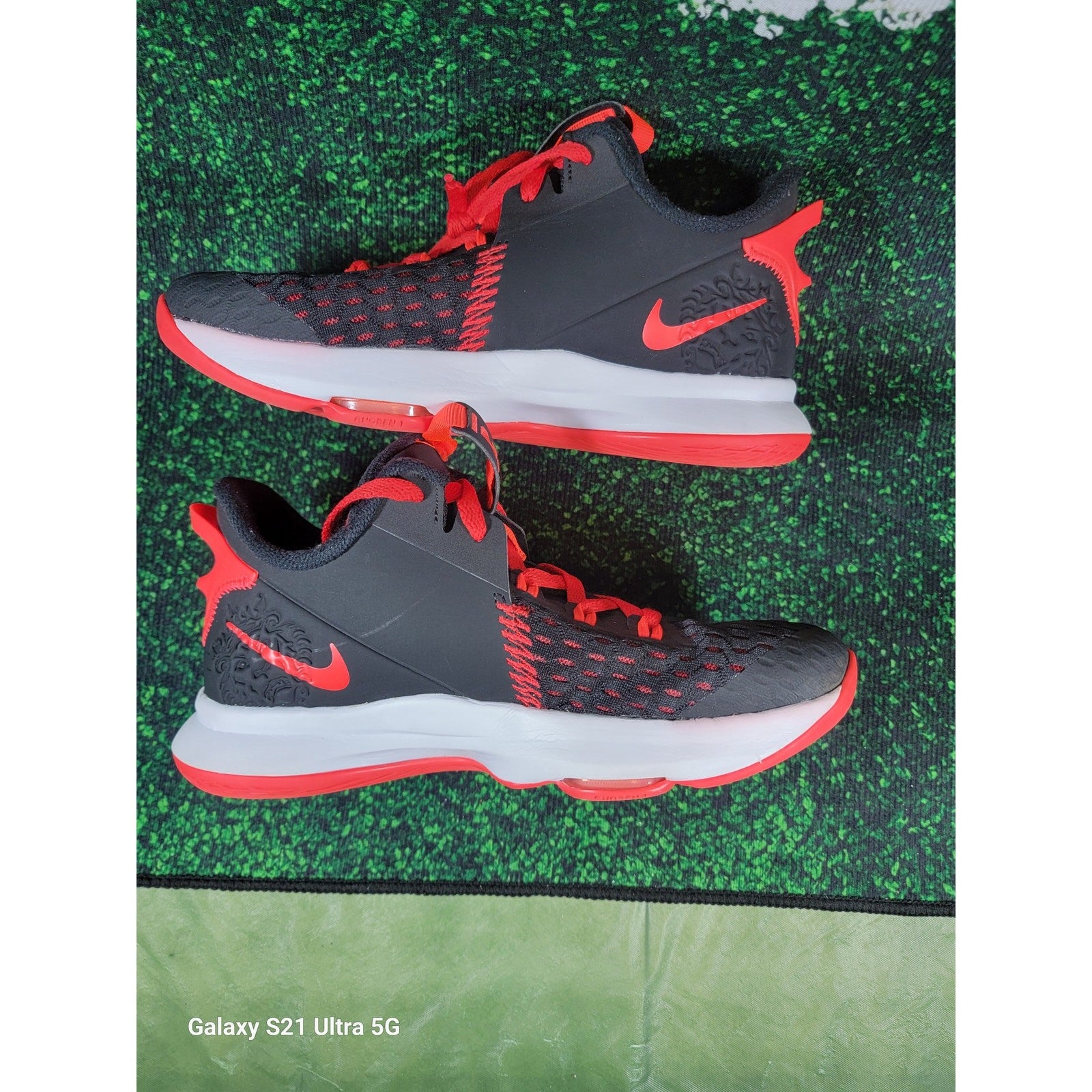 Nike LeBron Witness 5 GS 'Bred' Sz 7Y CT46290053