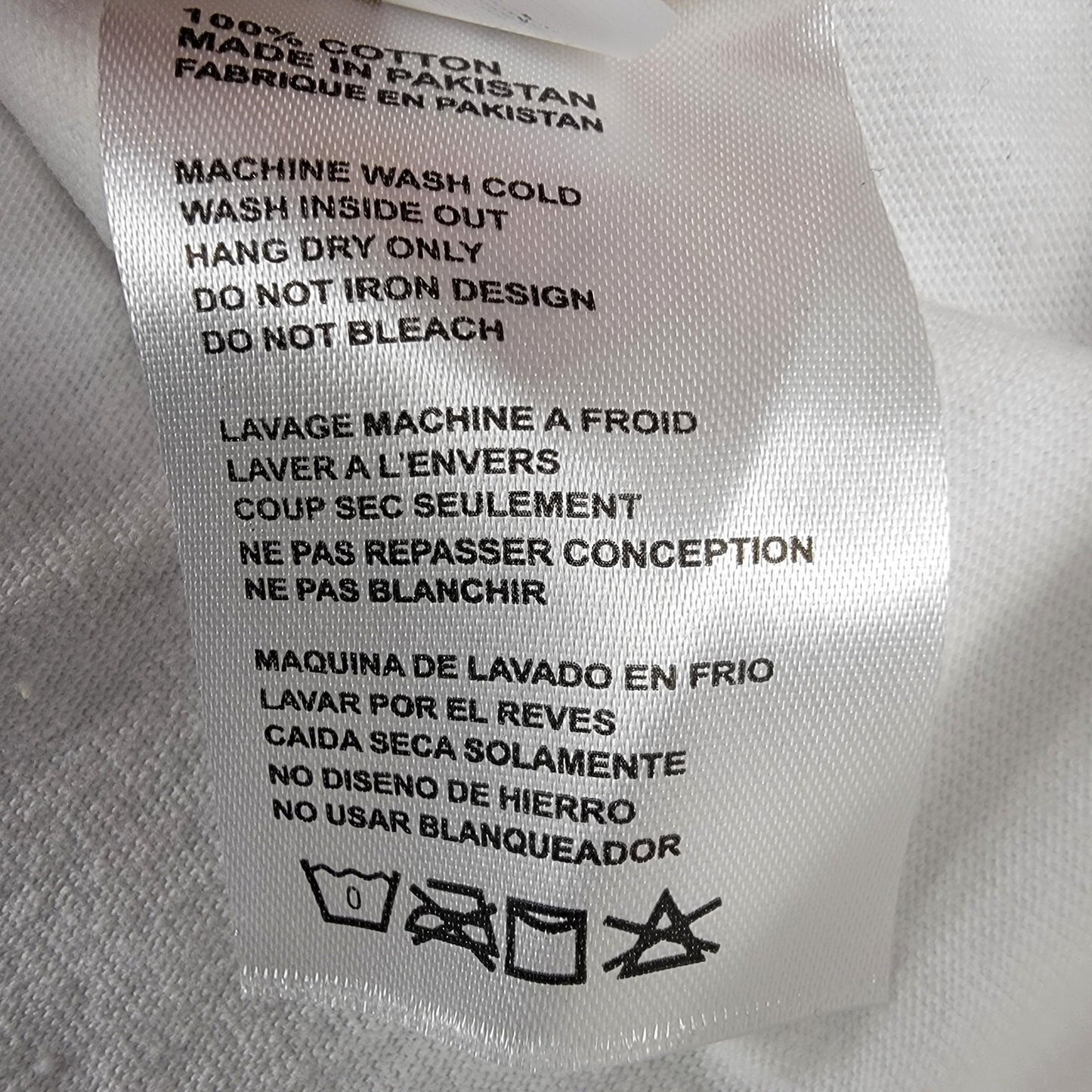 Market Studios World Peace TShirt  Men's Size M