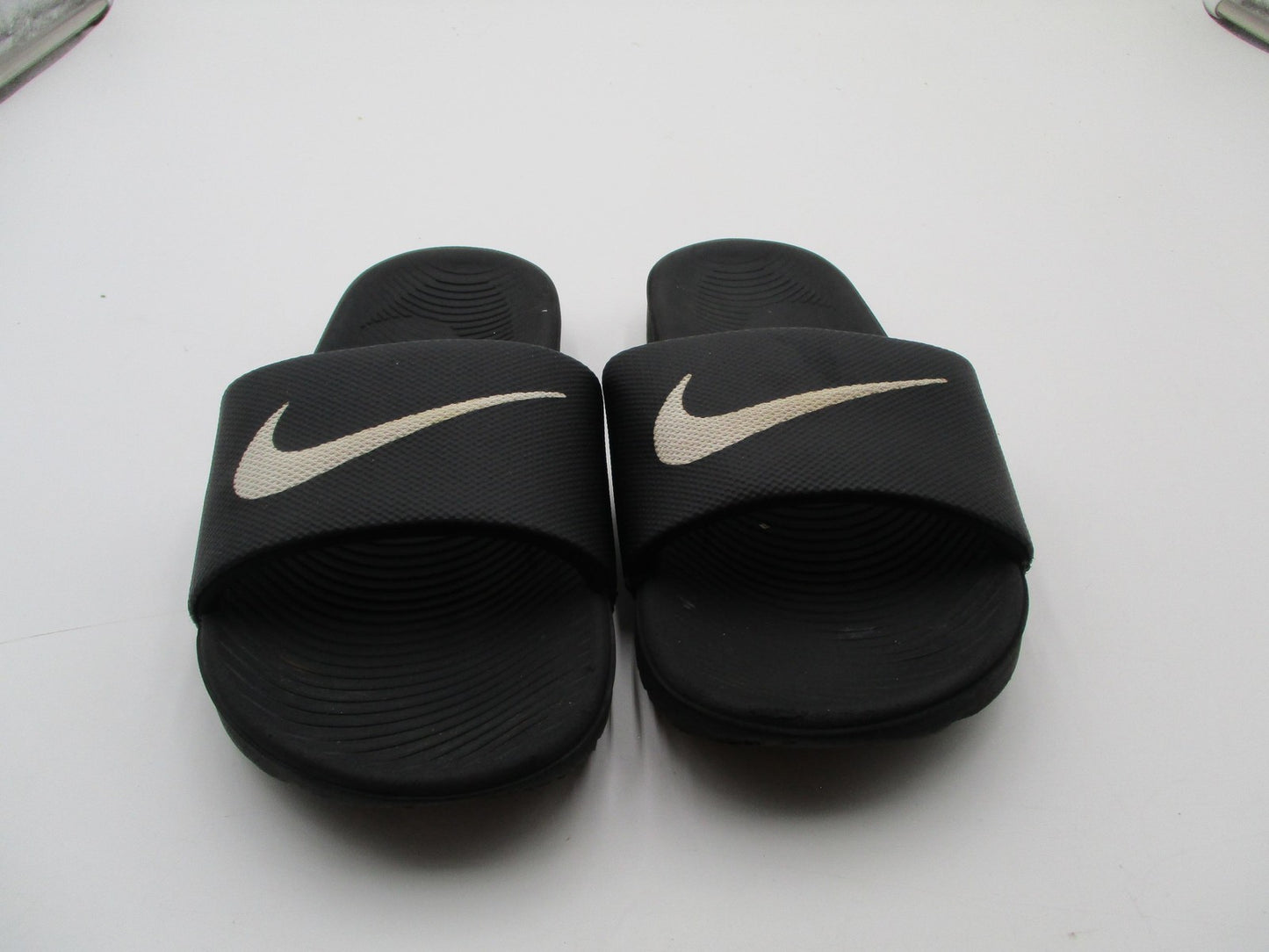 Nike Kawa Slide Shoes Youth Size 4Y Black Comfort Slide Sandals 819352-0011