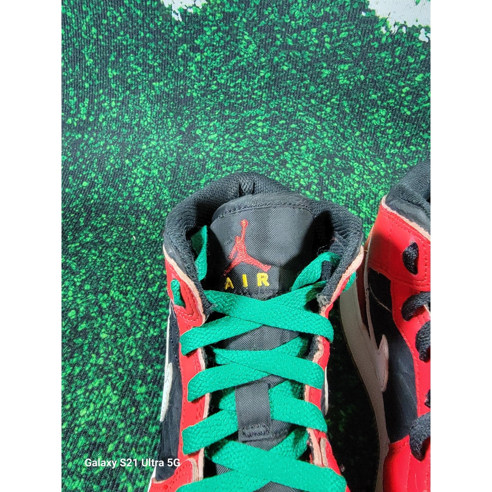 Nike Air Jordan 1 Mid SE GS 'Christmas'  Sz 5Y DQ84180067