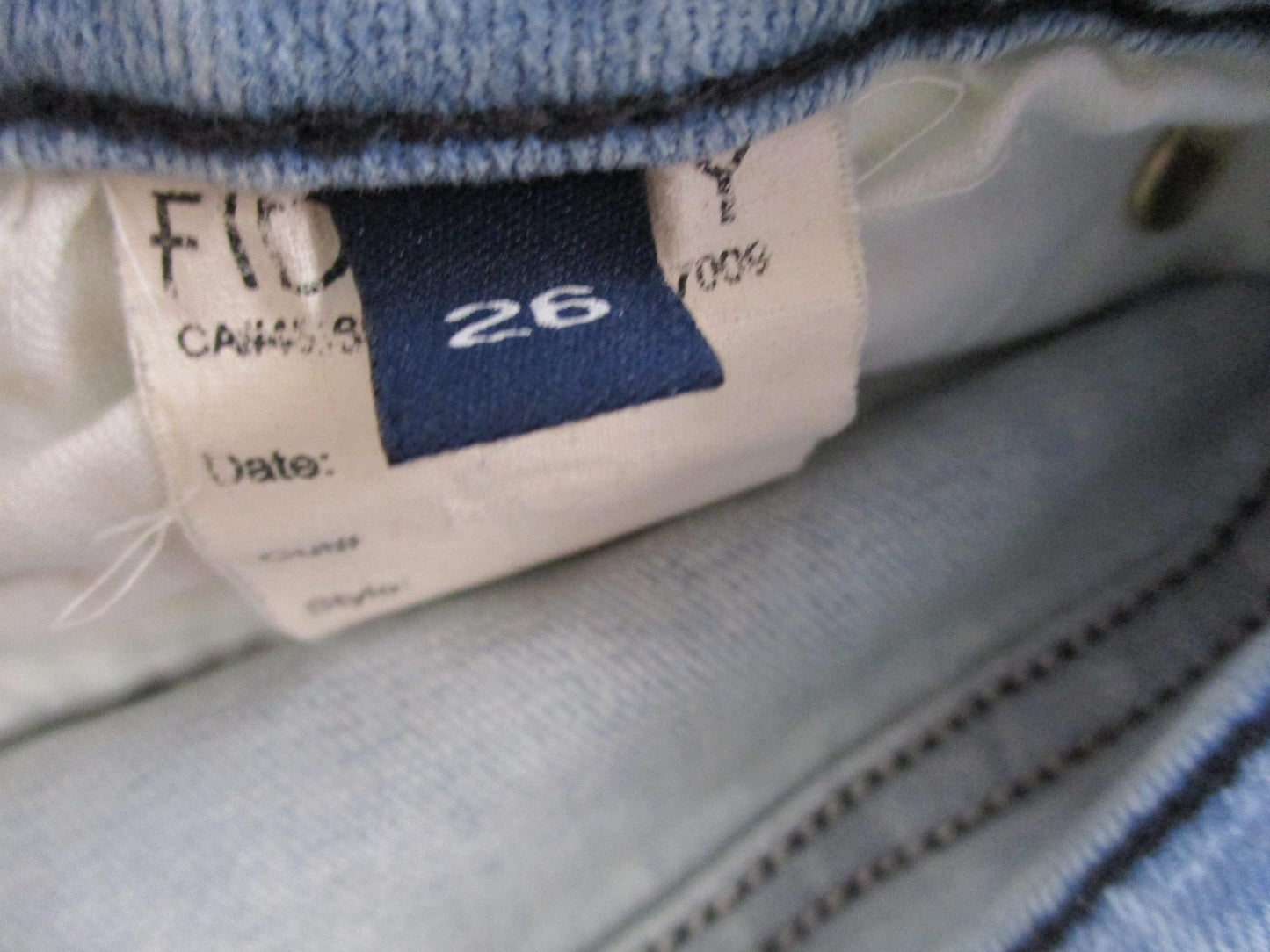 Fidelity Denim Cher Jeans Womens 26 Blue Clearwater Light Wash Straight 14609