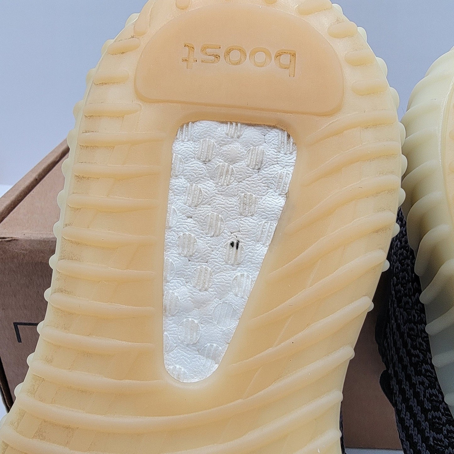 Adidas Yeezy Boost 350 V2 'Carbon' Sz 5.5 Authenticated