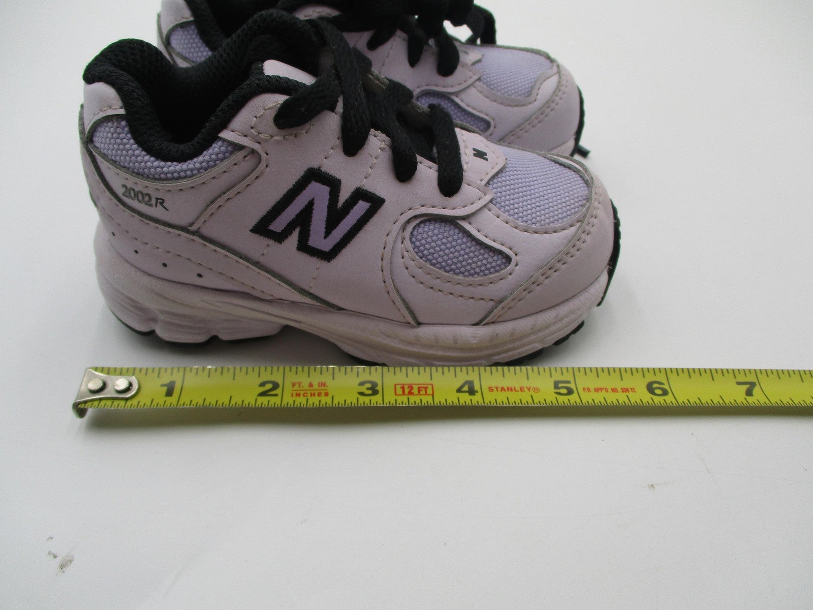 New Balance IC2002PL Shoes Kids Size 5 Purple 2002R Running Athletic Sneaker 1R77
