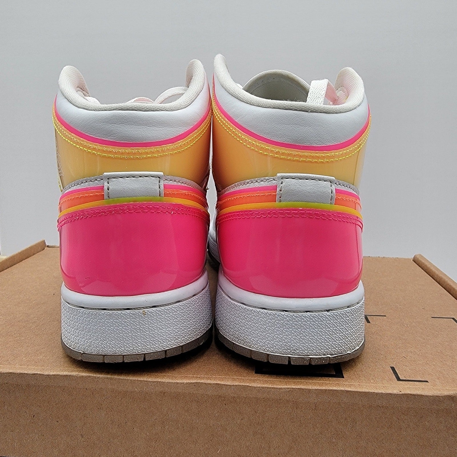 Nike Air Jordan 1 Mid SE GS 'Edge Glow' Sz 6.5Y/8W CV4611-100