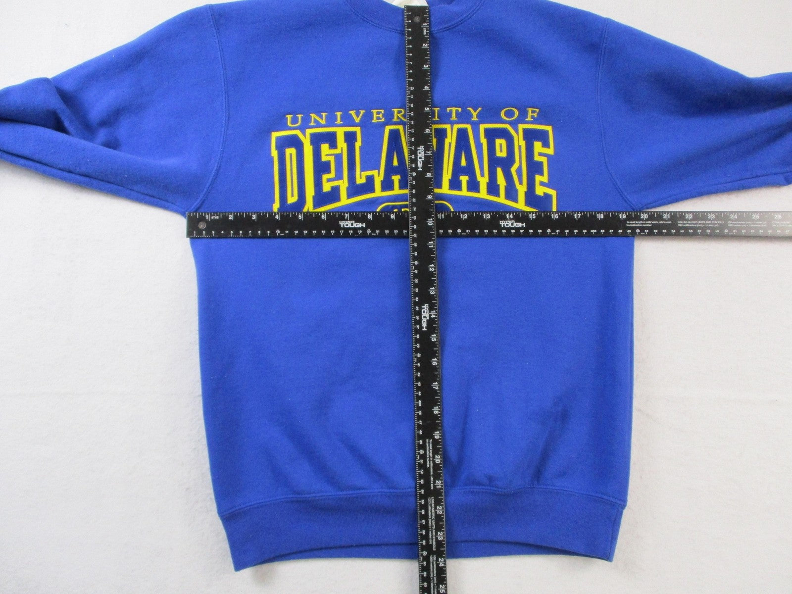 University Of Delaware Sweatshirt Mens Small Blue NCAA College Champion 17436