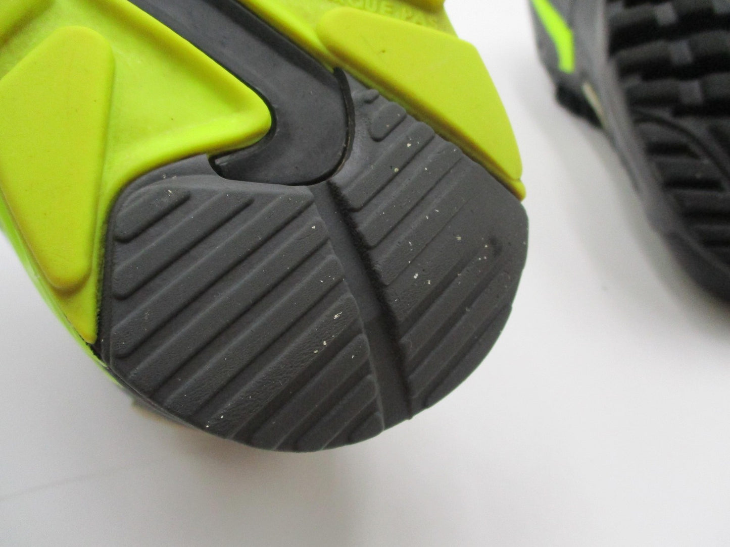 Nike Air Max 90 Shoes Youth Size 5.5Y Black Volt Running Sneakers 833412-023 1T813