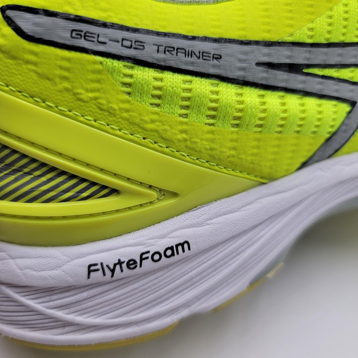 Asics GelDS Trainer FlyteFoam Running Shoes Men 9.5 US Yellow Lightweight