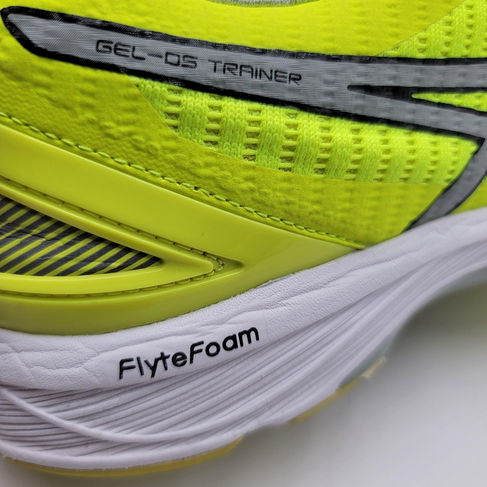 Asics GelDS Trainer FlyteFoam Running Shoes Men 9.5 US Yellow Lightweight
