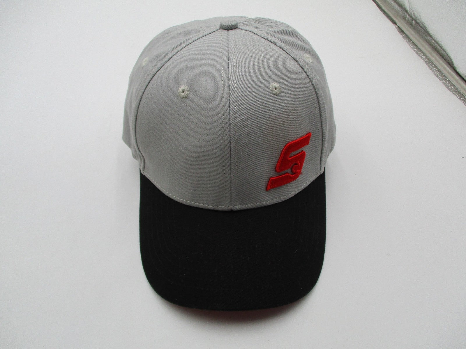 Snap-on Hat Cap Fitted Mens XL Gray Black Red Embroidered Logo Baseball Twill2