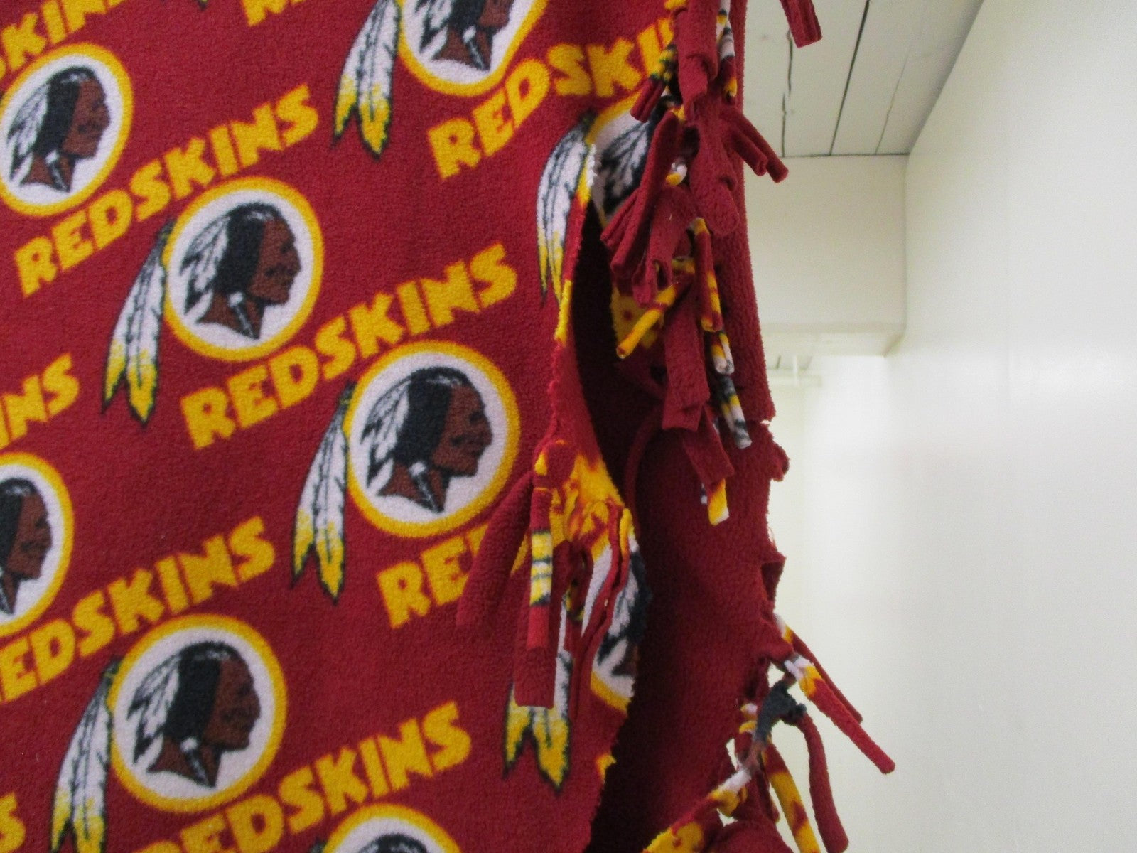 Washington 'skins Blanket One Size Red NFL Football Fleece Fringe Throw6