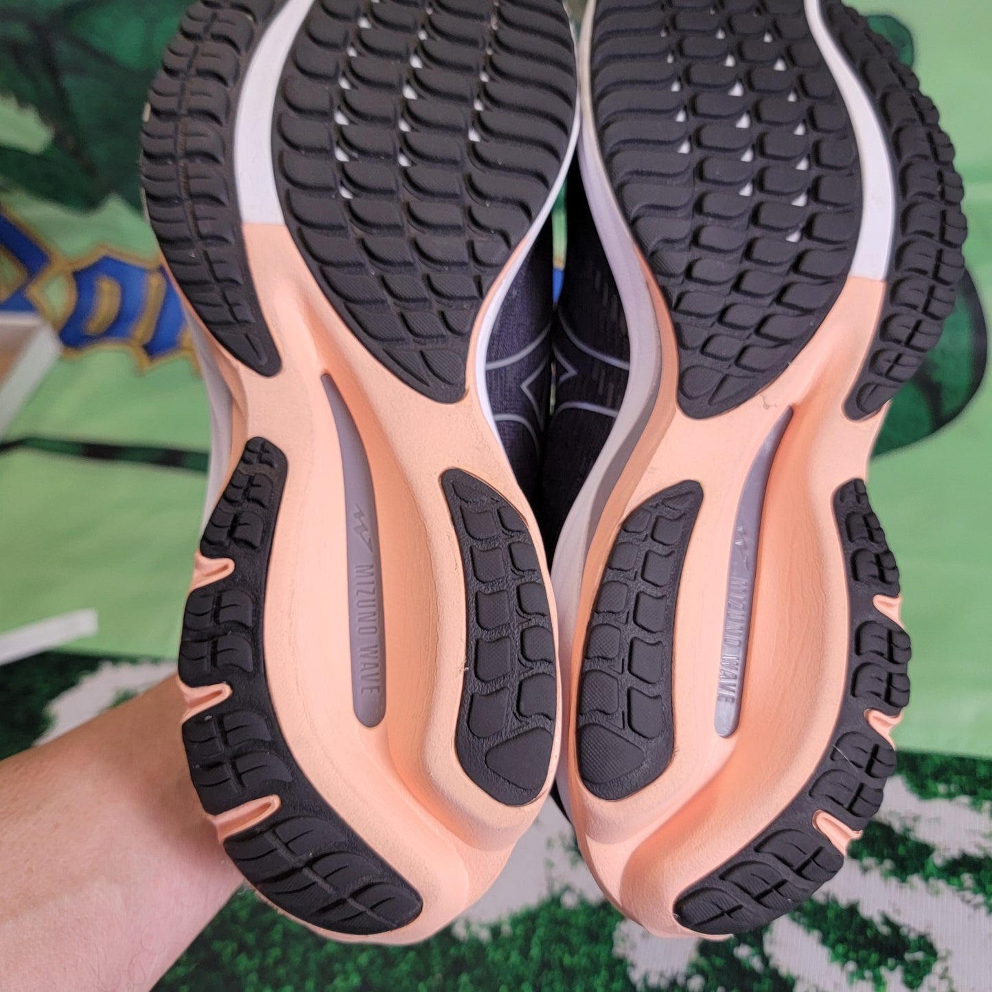 Mizuno Wave Rider 26 Women’s Running Shoes Size 11 Black White Peach (1C4)5