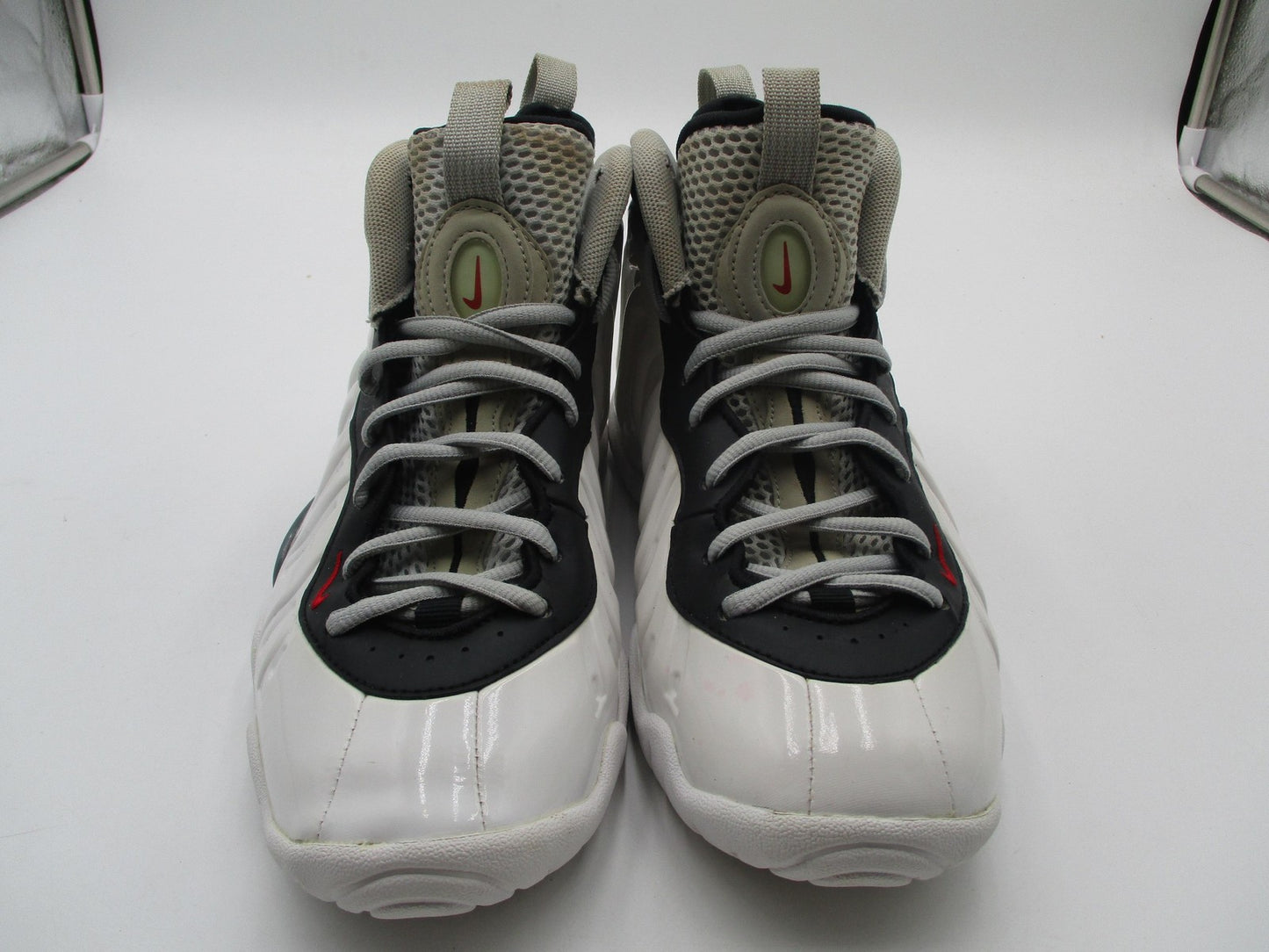 Nike Little Posite One Youth 6Y/5.5Y White Black Foamposite 644792-103 Mismatch1