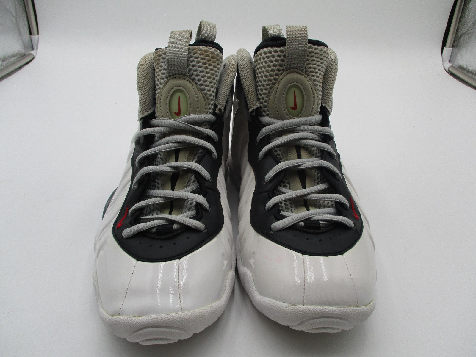 Nike Little Posite One Youth 6Y/5.5Y White Black Foamposite 644792-103 Mismatch1