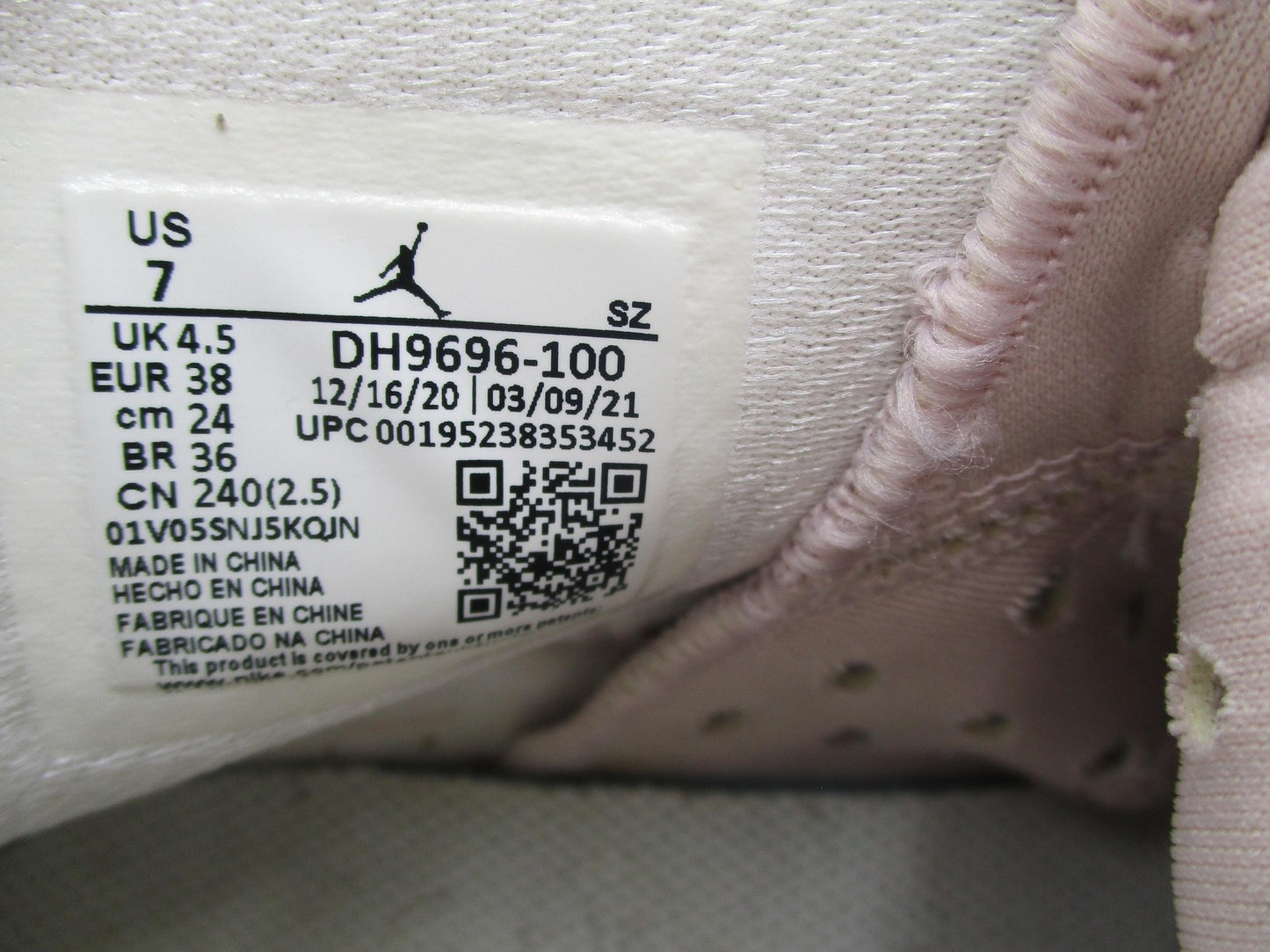 Air Jordan 6 Retro Gold Hoops Shoes Womens Size 7 White Pink Sneakers DH9696-10021