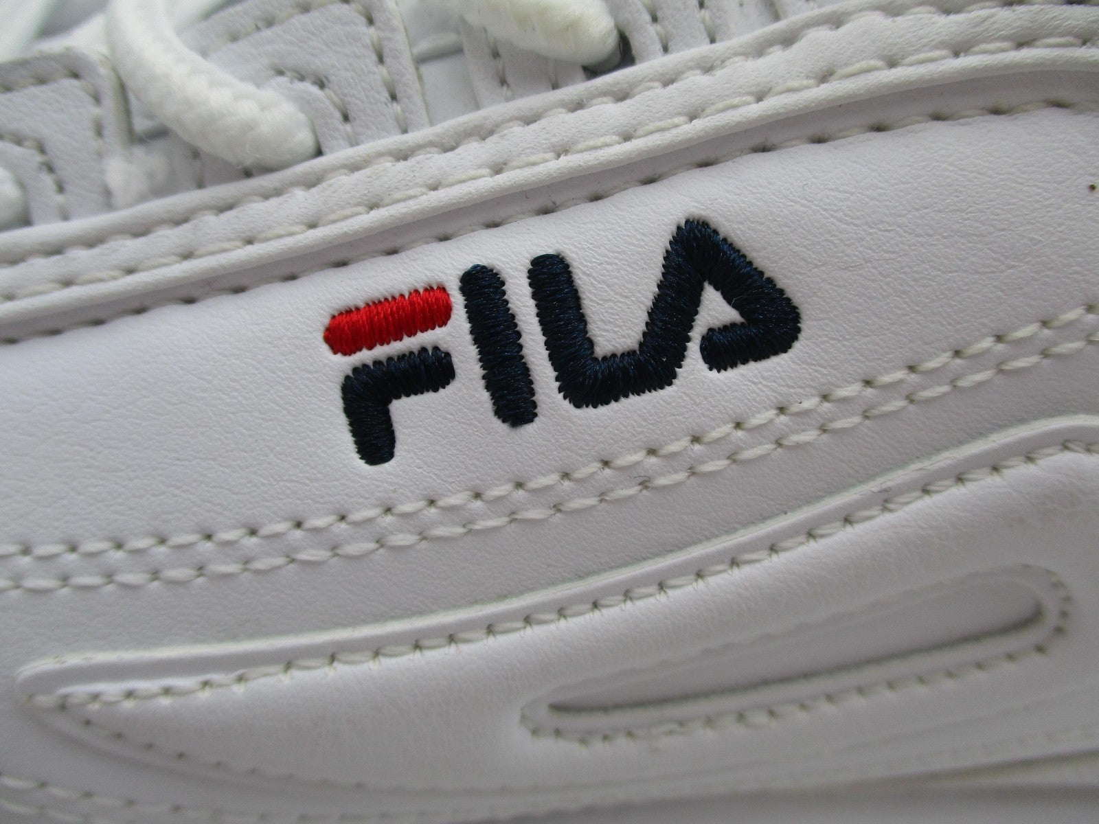 Fila Disruptor 2 Shoes Mens Size 7 White Chunky Low Top Sneakers FW02945111 1Q310