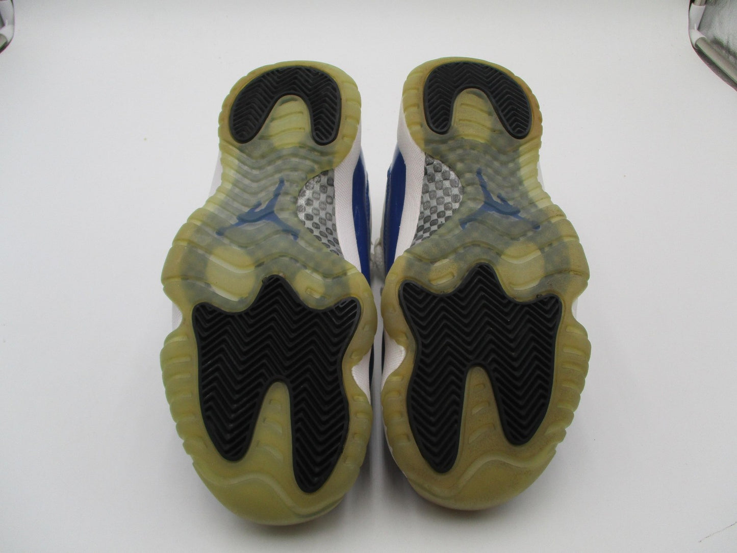 Air Jordan 11 Retro Low Shoes Womens Size 7 White Blue Sneakers AH7860-1009
