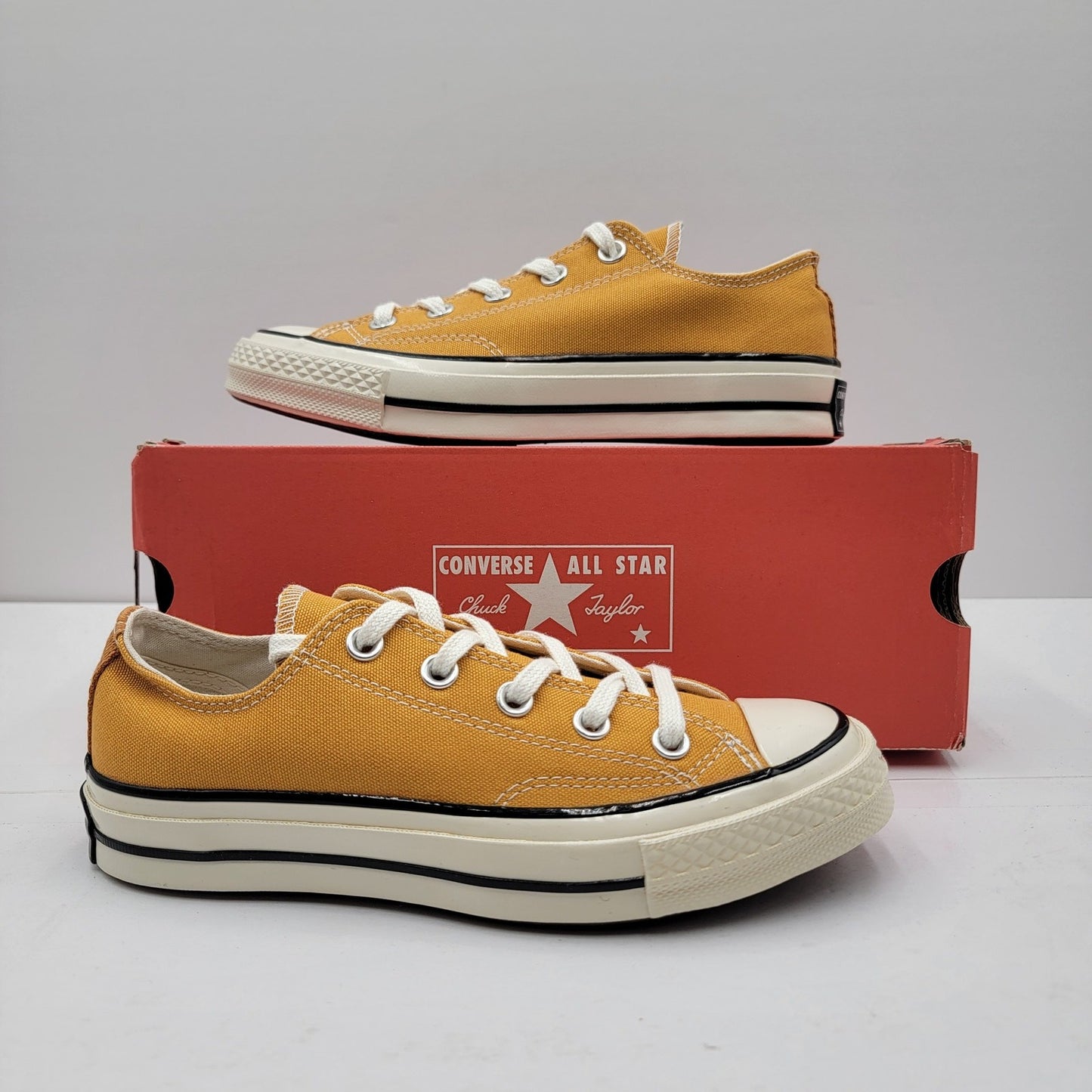 Converse Chuck 70 Low Yellow Sneakers  Size 3.5Y (5.5W)0