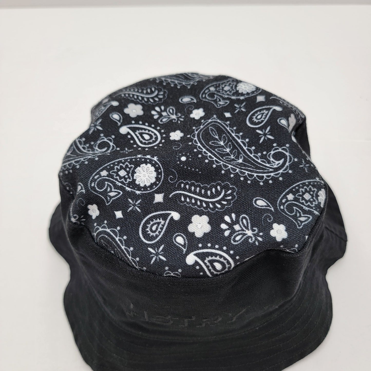 HSTRY by Nas Bucket Hat Black Paisley Top Embroidered Logo Streetwear L/XL1