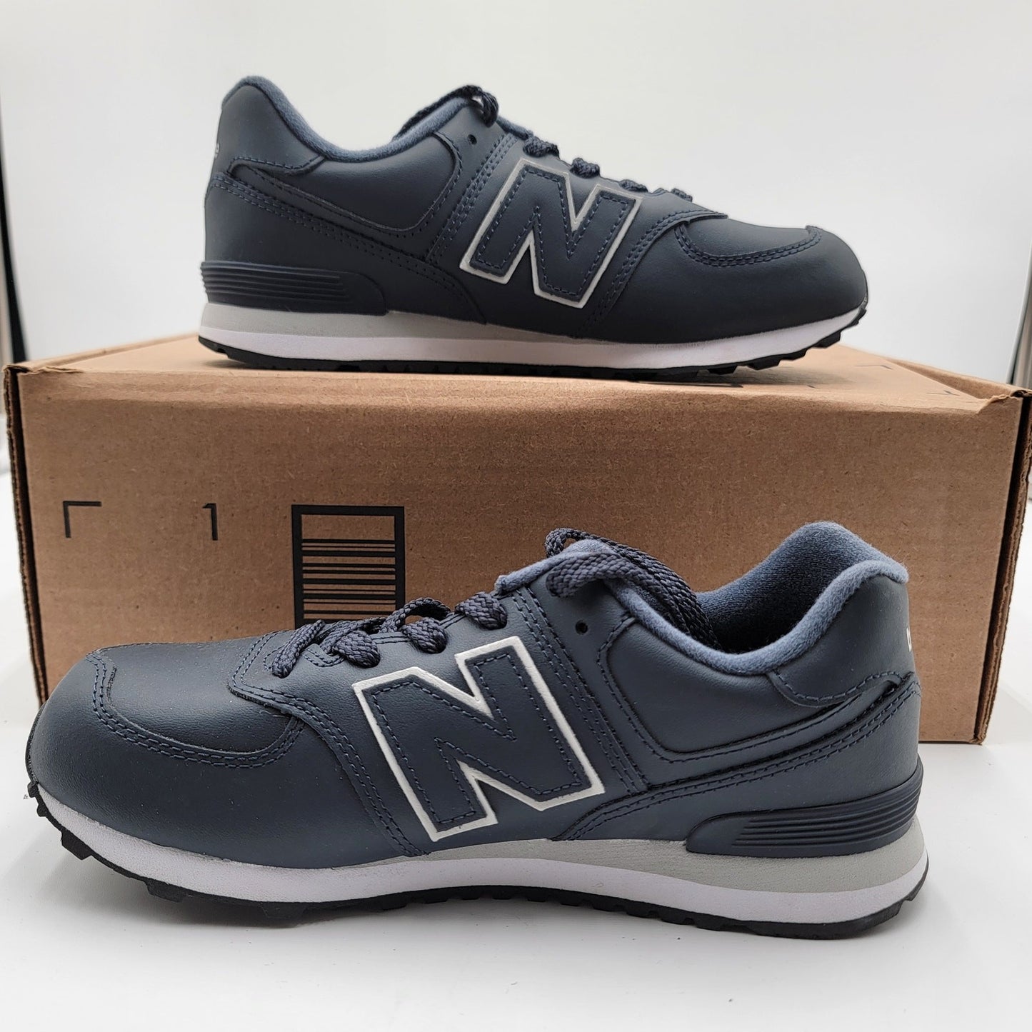 New Balance 574 Classic Blue Leather Sneakers  Sz 4Y/5.5W1