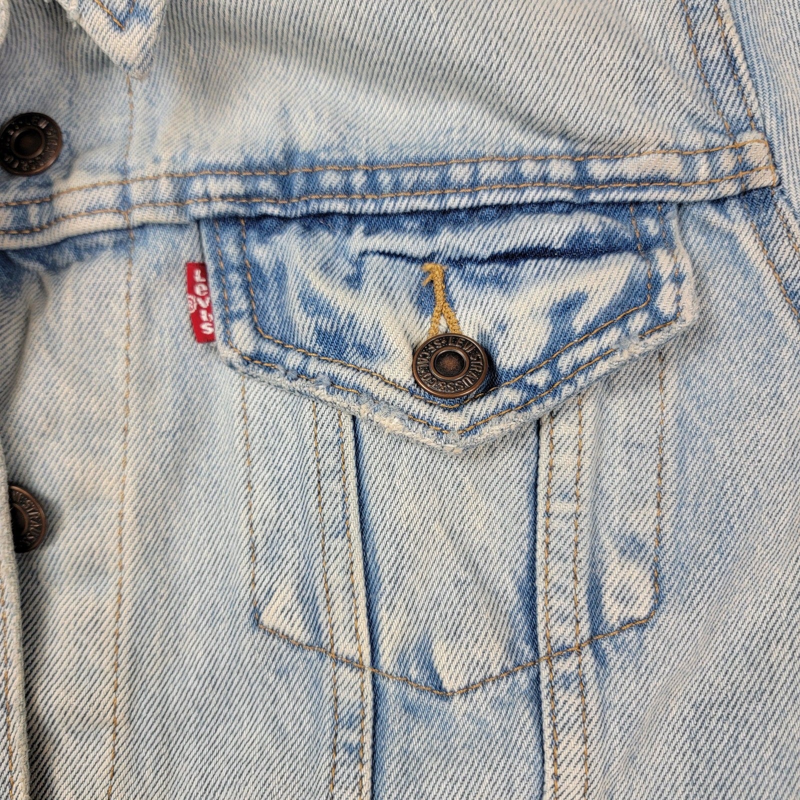 Levi Strauss Jacket Womens Lg Denim Trucker Distressed Button Up 299450009 11532
