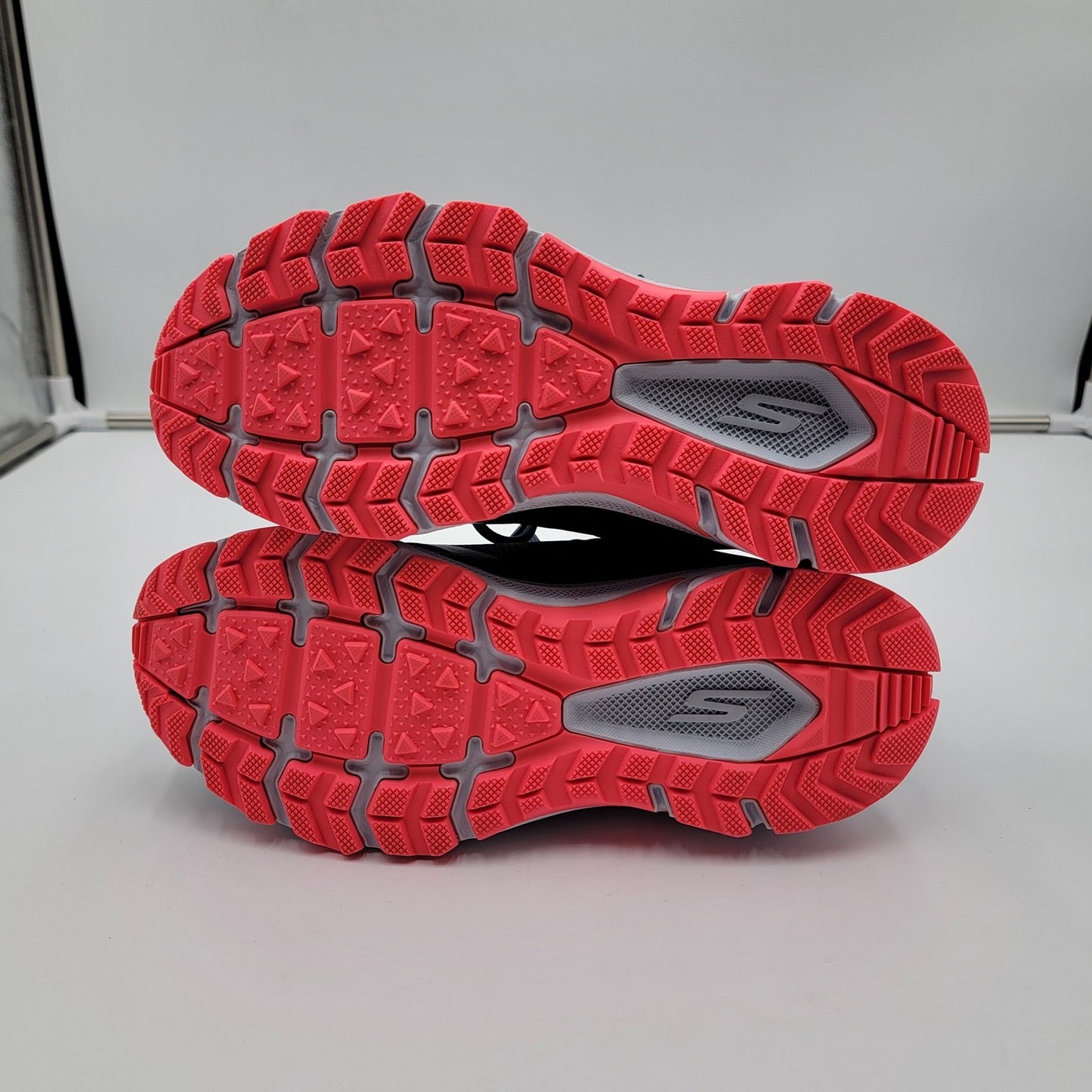 Skechers Go Run Trail Altitude 2.0 Ravine Wm Sz 7.5 129525/NVPK4