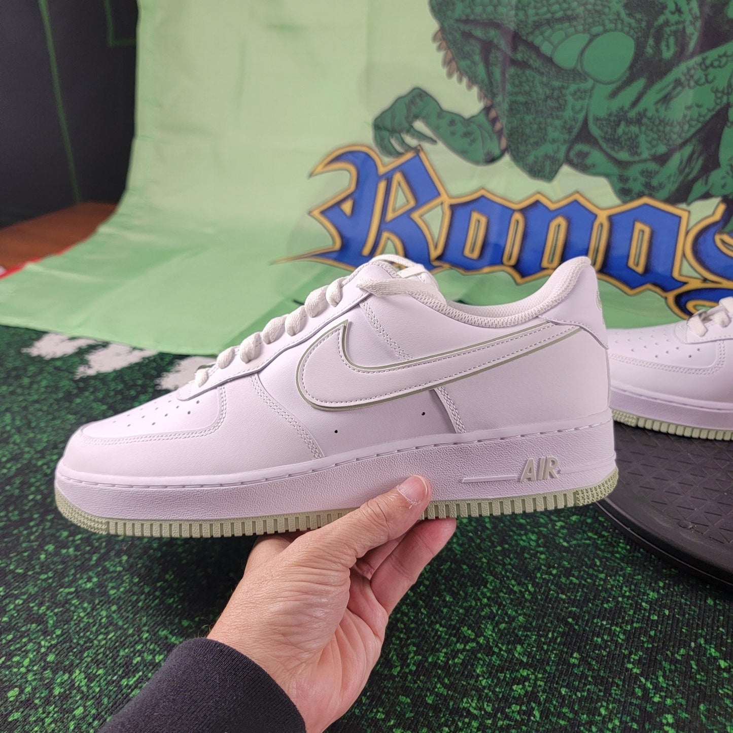 Men's Nike Air Force 1 '07 White/Honeydew-White (DV0788 105) Sz 12M 13.5W5