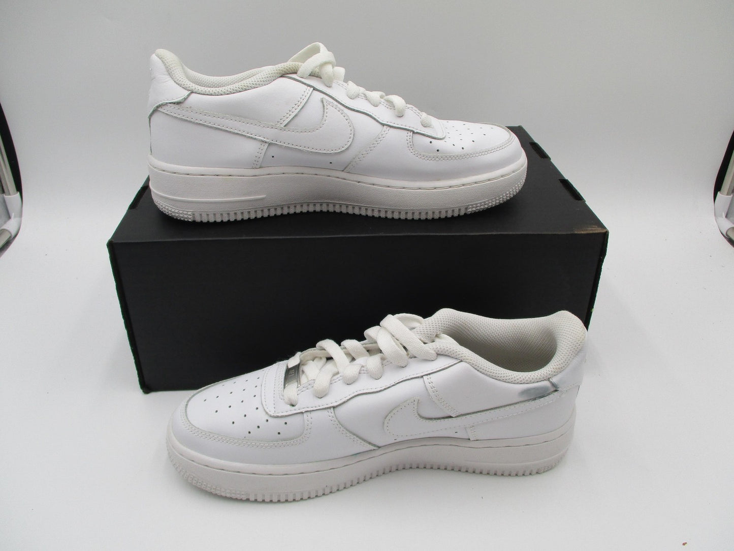 Nike Air Force 1 Shoes Youth Size 6.5Y White Low Leather AF1 DH2920111 (1E8)3