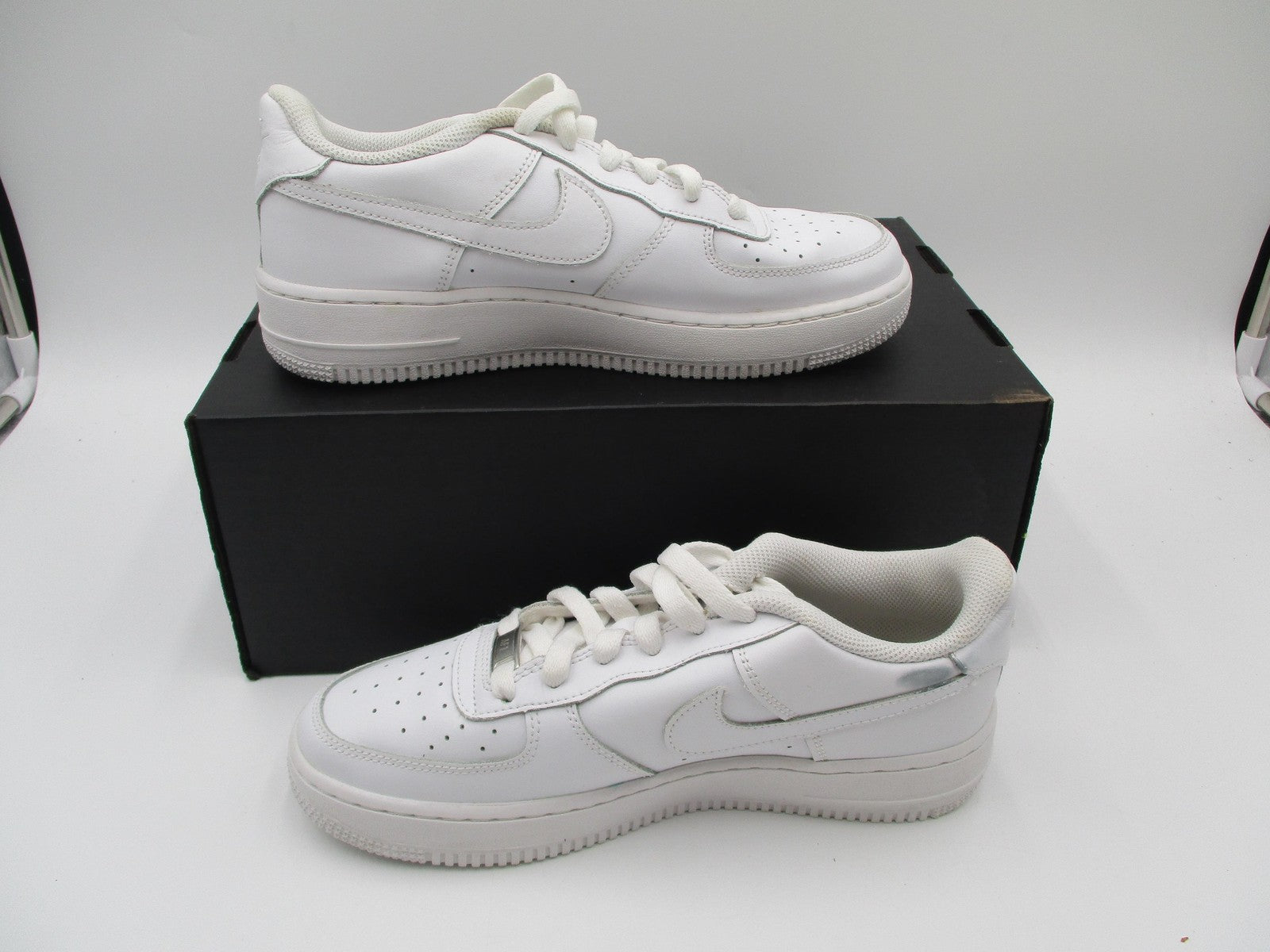 Nike Air Force 1 Shoes Youth Size 6.5Y White Low Leather AF1 DH2920111 (1E8)3