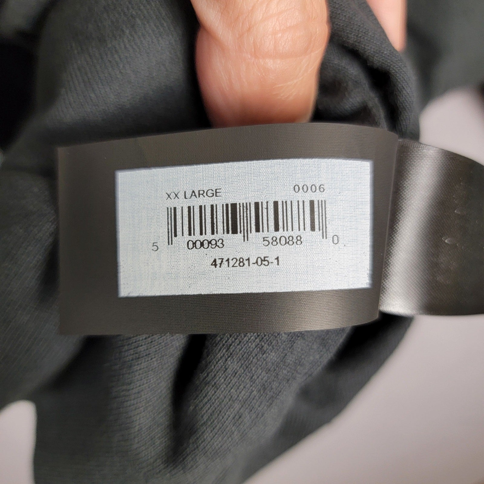 YEEZY x GAP Balenciaga 78 Crop Dove Black Top  2XL4