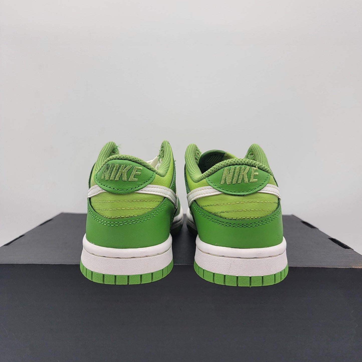 Nike Dunk Low Retro Mens Size 3.5Y Green White DH9765301 Low Top Sneakers