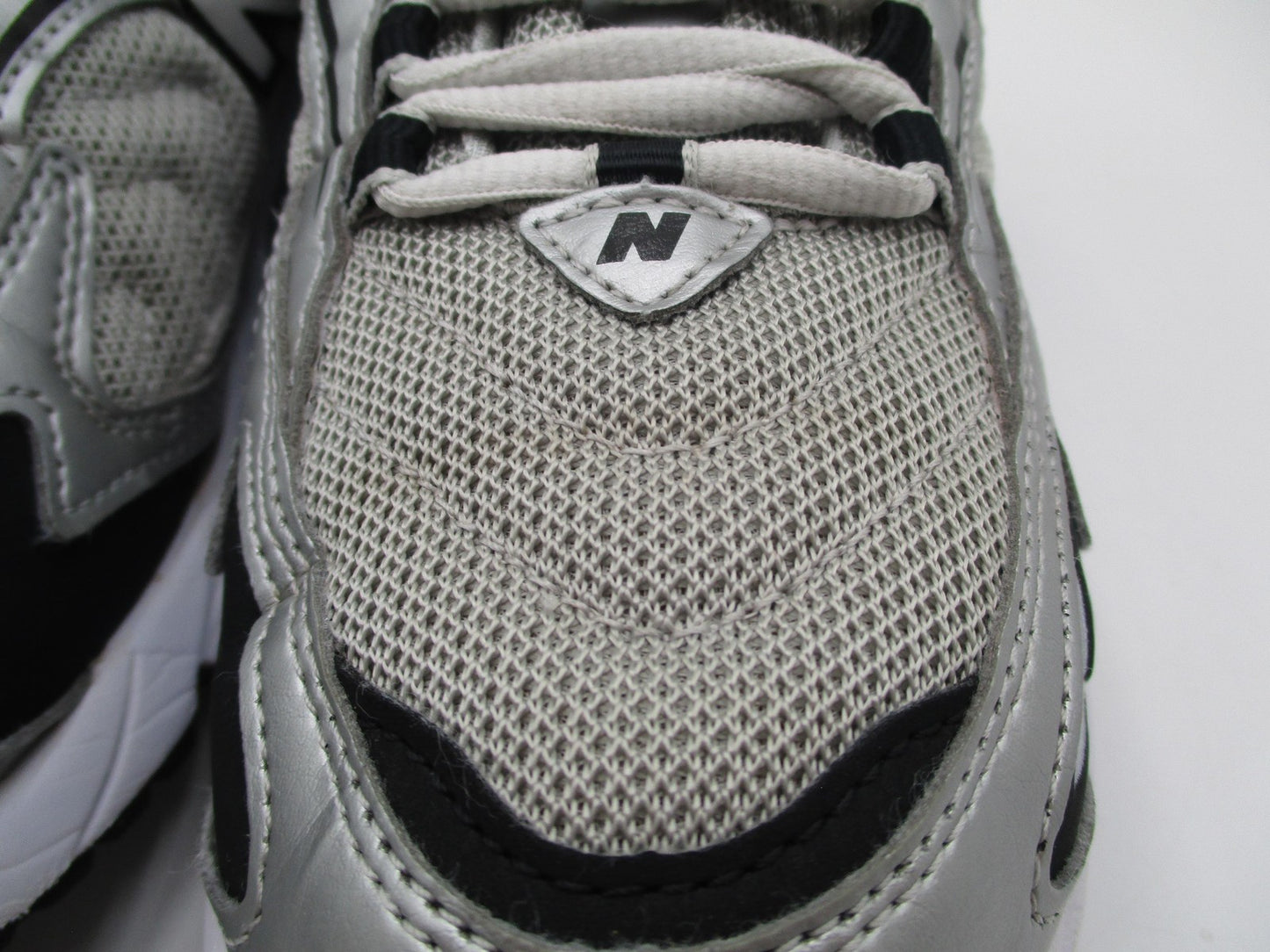 New Balance 725v1 'Metallic Silver Raincloud' Mens Sz 8.5 ML725UB (1R6)7