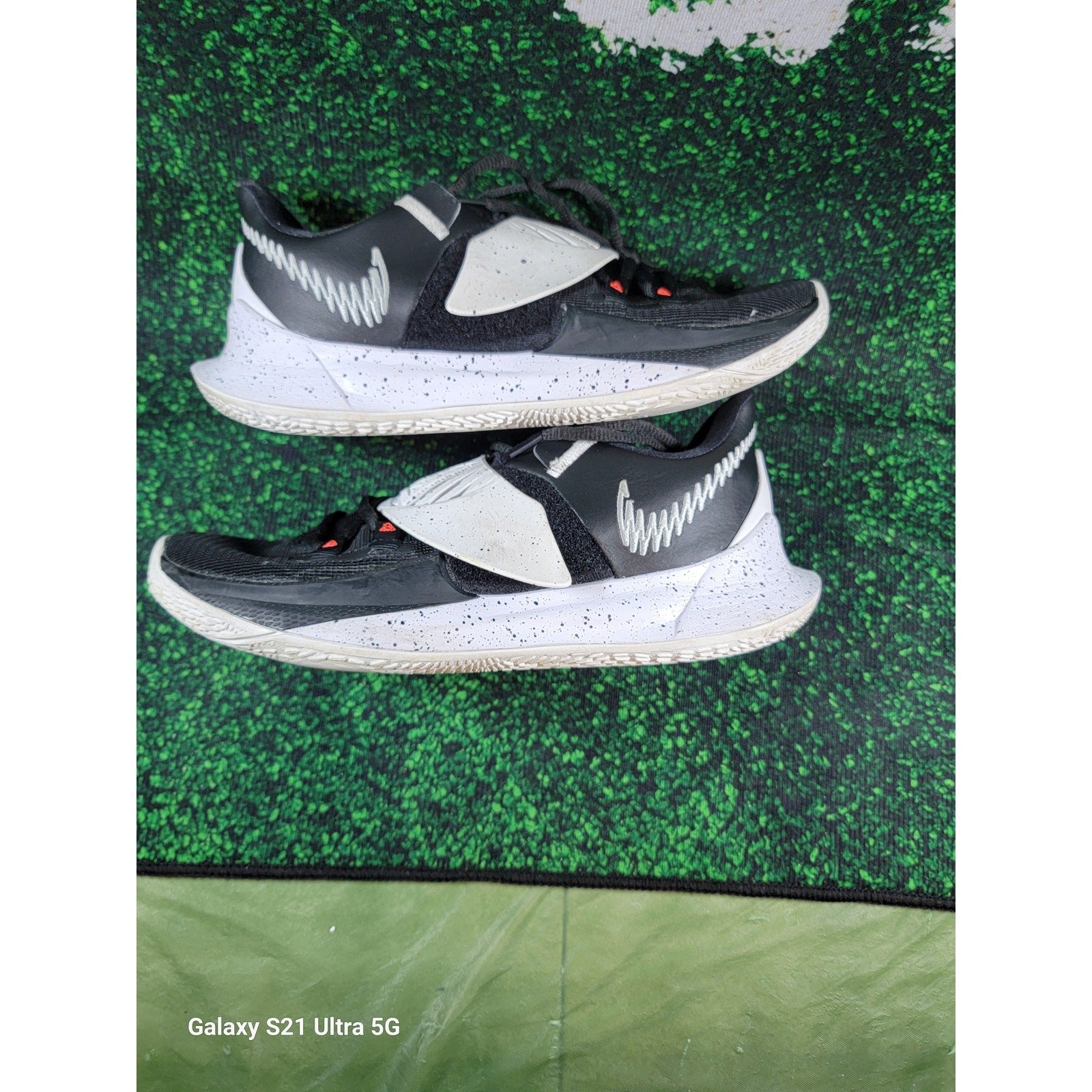 Nike Kyrie Low 3 Team 'Black White' Sz 9 CW62280031