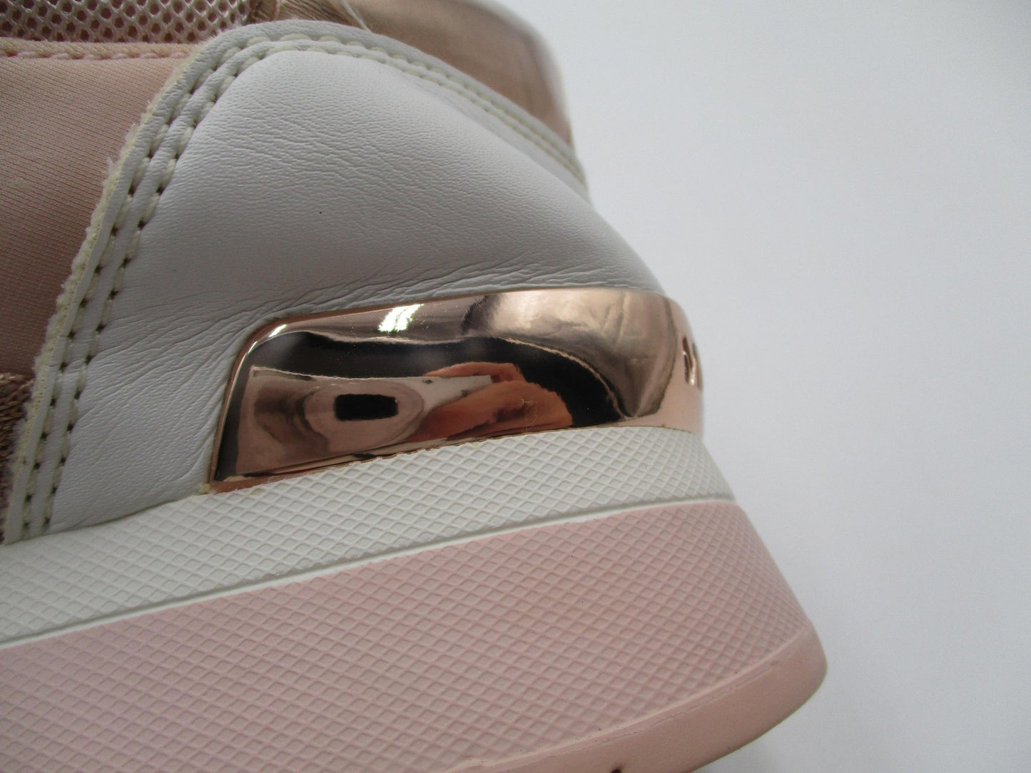 Michael Kors Shoes Womens Size 7.5 Pink Rose Gold Colorblock Sneakers AN21A 1P911