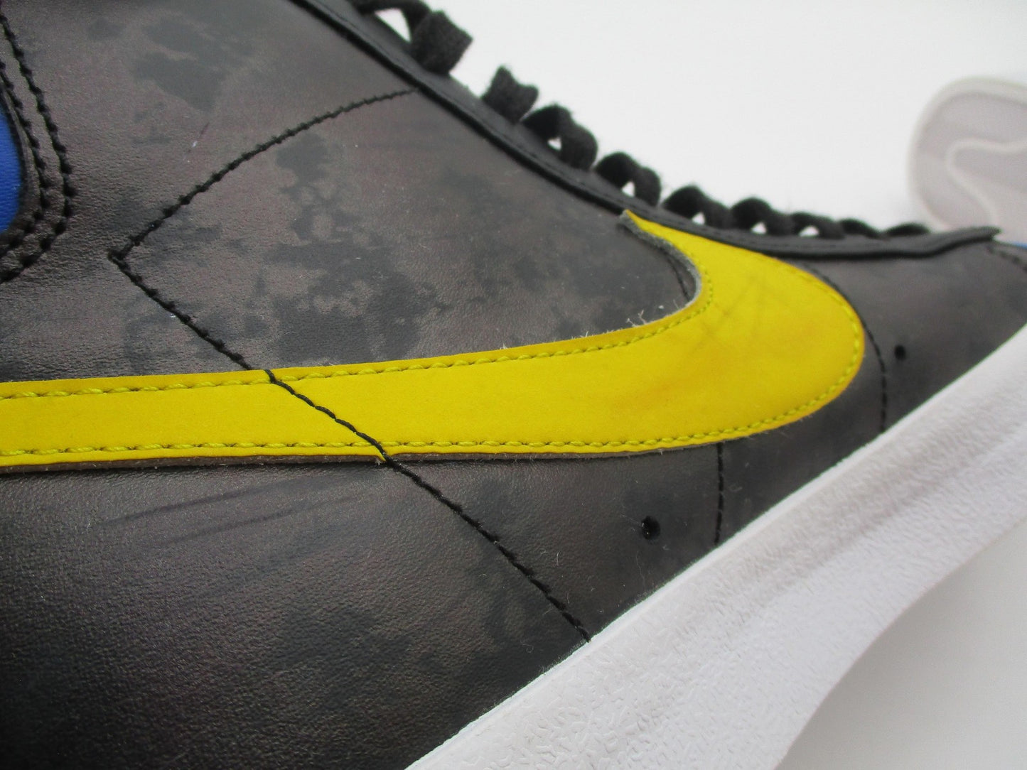 Nike Blazer Mid '77 Peace Love Basketball Shoes Mens 8.5 Black DC1414-001 (1U6)15