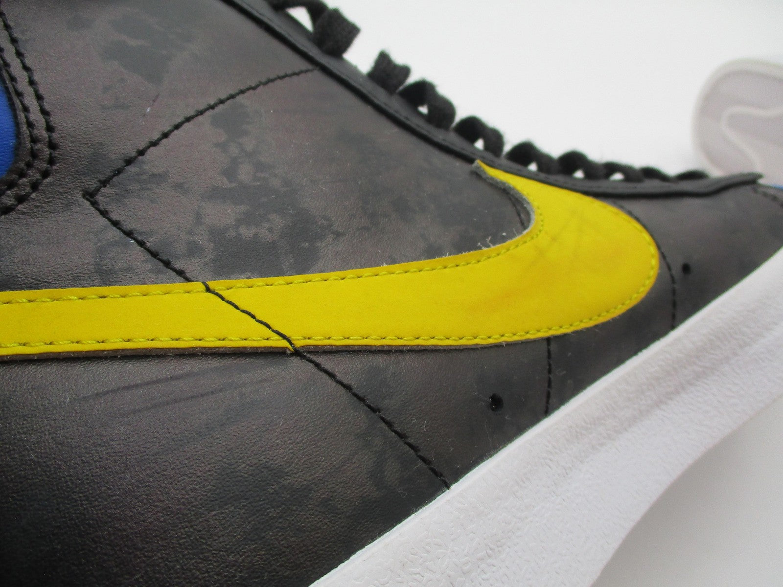 Nike Blazer Mid '77 Peace Love Basketball Shoes Mens 8.5 Black DC1414-001 (1U6)15