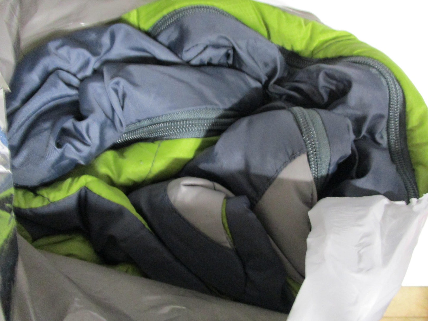 McKINLEY Discovery Light Sleeping Bag Large Thermolite Synthetic Green Camping10